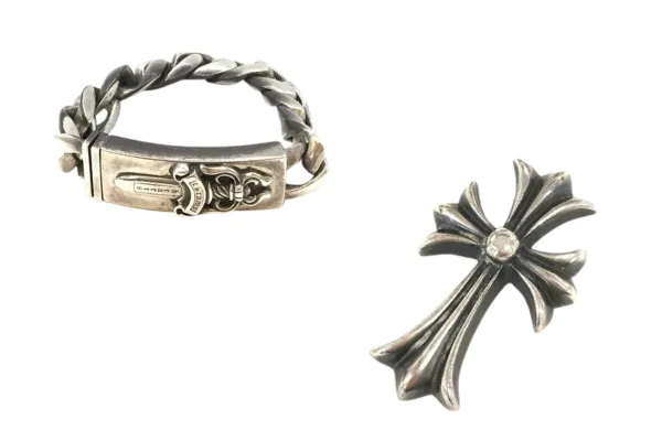 クロムハーツの年齢層は？10代～50代のリアルな愛用者事情