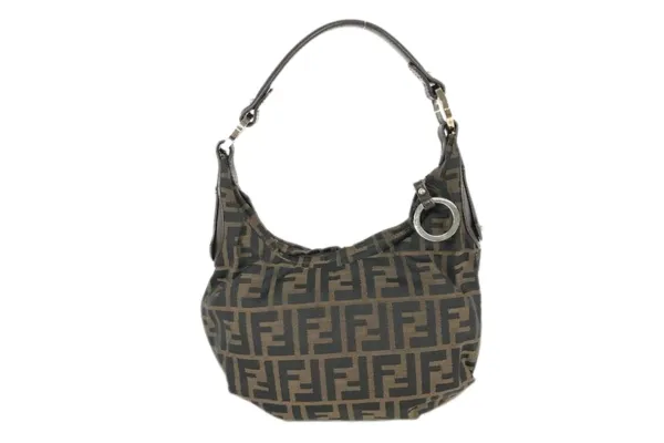 フェンディで人気の定番モデルとは？失敗しない名作セレクション