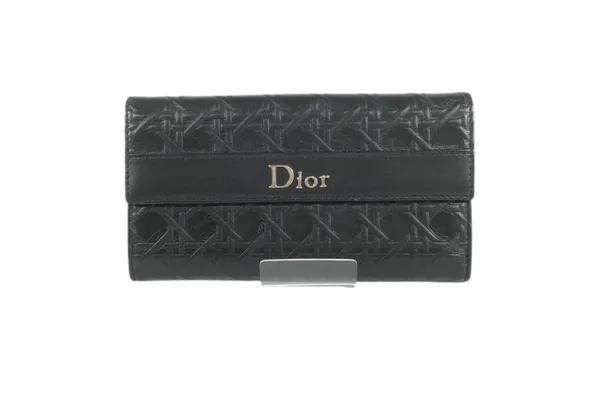 Dior財布のギャランティカード・付属品で真贋を確認する方法