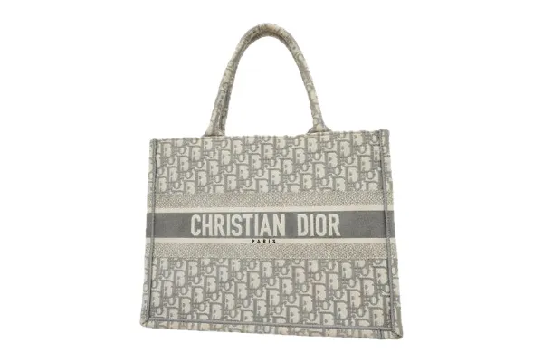 ディオール ブックトートの人気柄「オブリーク」とは