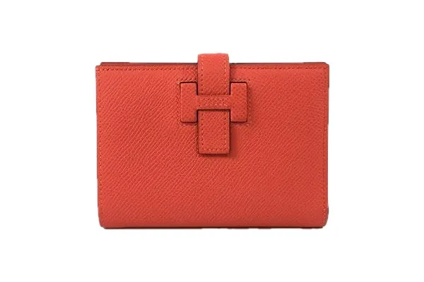 エルメスの財布が公式サイトに少ない理由とは?