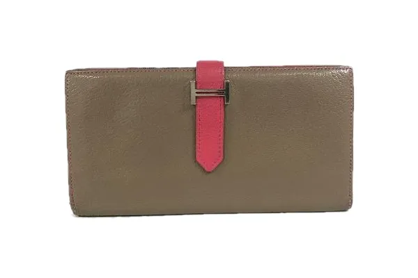 エルメスの財布はどこで買える？購入ルートを解説