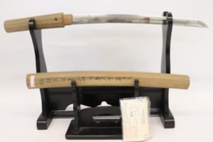 脇差 [長さ]38.0cm[反り]0.7cm[目釘]1個[銘]無銘 白鞘 宮崎県登録 貴重刀剣