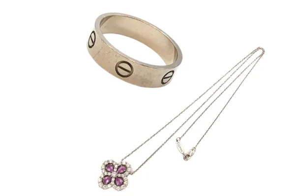 シルバーとプラチナ、結局どちらを選ぶべき？