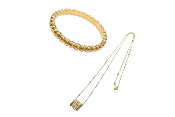 まず買うならどれ?人気の1本目はイエローゴールド×スモール