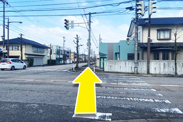 3つ目の信号まで、しばらく直進が続きます。