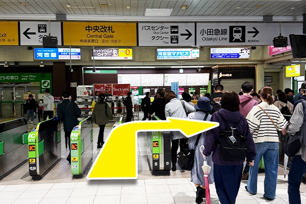 JR町田駅改札を出て右に曲がります。