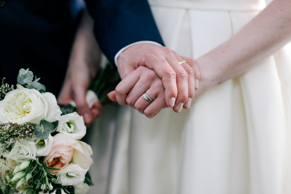 ブルガリ結婚指輪の人気モデル10選｜相場や後悔しない選び方・ペアの値段も解説
