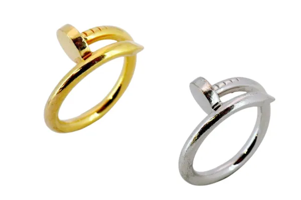 カルティエ ジュスト アンクルとラブブレスレットの違いを比較