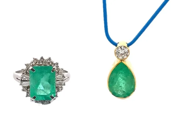 エメラルドを持つと運気が変わるタイミング