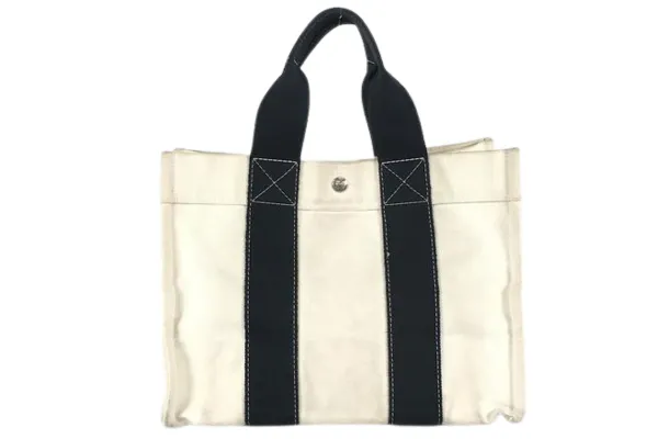 エルメス ボラボラの価格は？