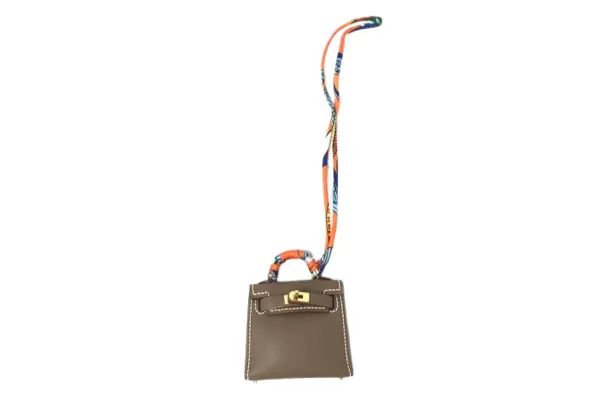 エルメスのチャームとは?