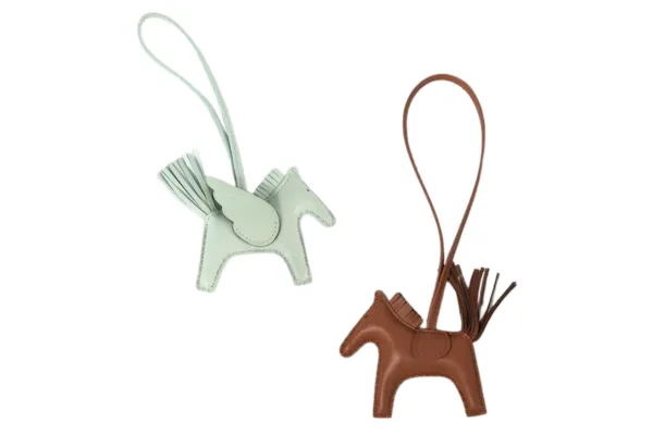 エルメスチャームはどこで買える?入手方法と購入制限