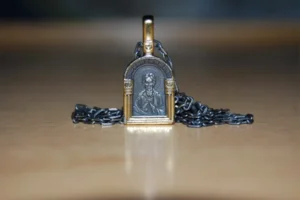 銀のペンダント