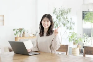 笑顔の女性
