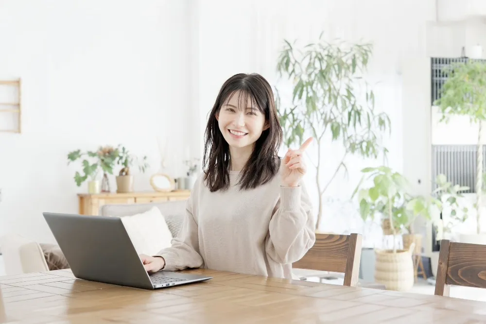 笑顔の女性