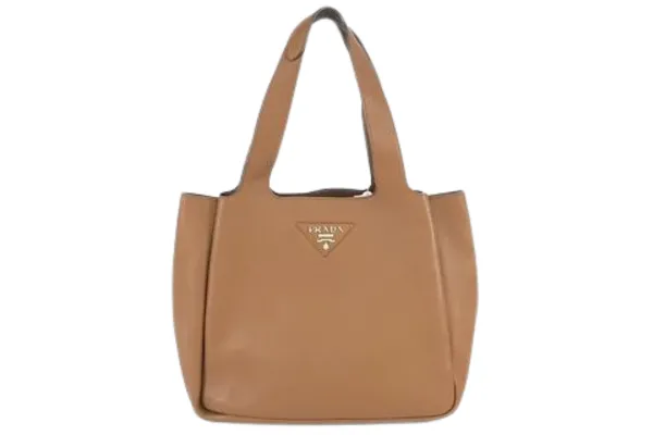 プラダの代表的な素材と特徴を比較