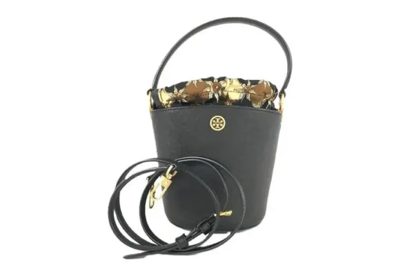 トリーバーチを「ダサい」と言わせないコーディネート術