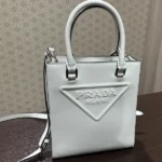 プラダ ハンドバッグ レザー