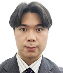 鈴木　瑠世　店長