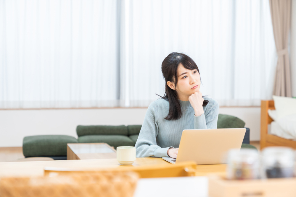 考える様子