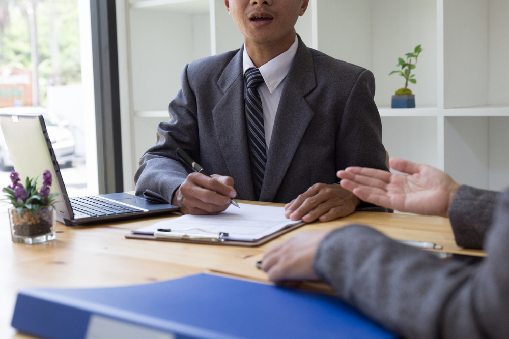 ケイトスペードの年齢層を解説!20代〜50代まで愛される理由とアイテム別の選び方