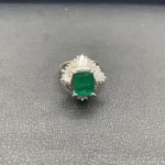 Pt900 エメラルド リング