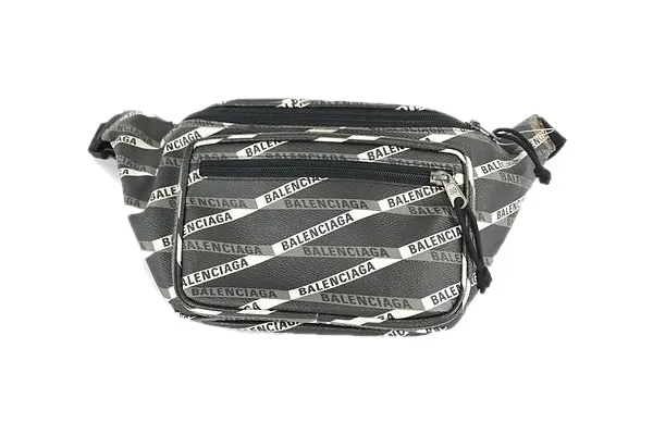 バレンシアガが似合う人・似合わない人の特徴