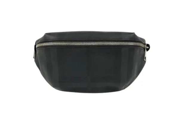 バーバリーバッグは時代遅れ？現代の評価とは