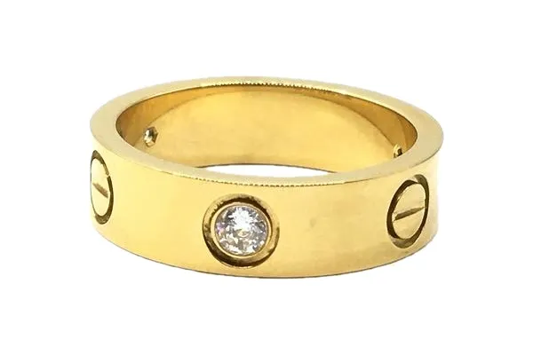 つけっぱなしでも大丈夫？カルティエラブリングの楽しみ方