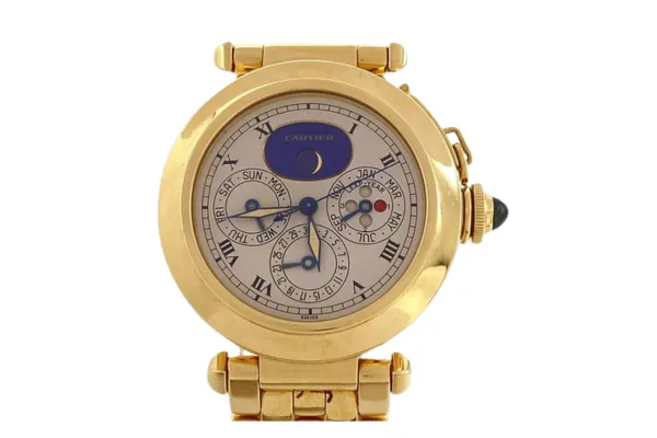 カルティエ パシャがダサいと感じる人・似合う人の違いとは