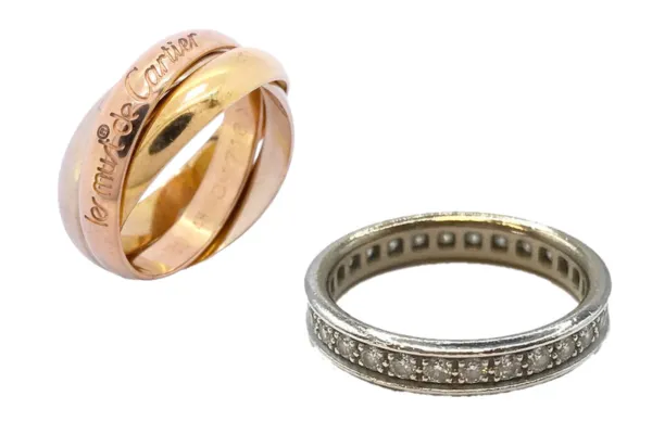 カルティエの指輪は職場やフォーマルシーンで浮かないのか