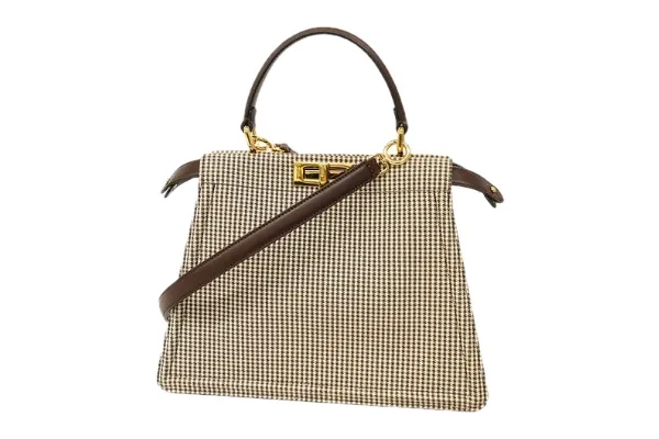 フェンディのピーカブーの素材