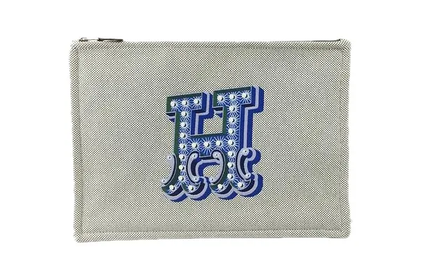 エルメスのフラットポーチの使い方