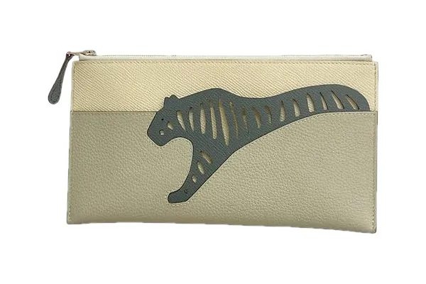 エルメスのフラットポーチのサイズ展開