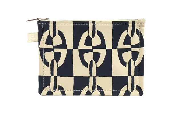 エルメスのフラットポーチと他ポーチラインの違い