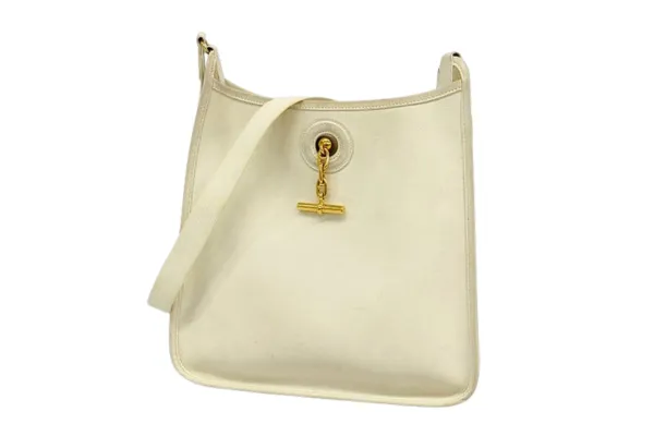 エルメス「ヴェスパ」のストラップは長さ調整できる？仕様と注意点