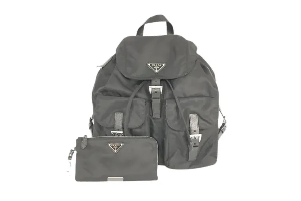 プラダのリュックが「時代遅れ」と言われる3つの理由