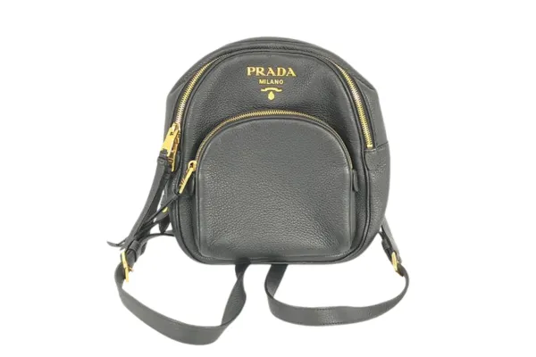 プラダのリュックをおしゃれに使いこなすポイント