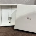 ディオール DIORロゴ ネックレス