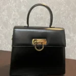 フェラガモ ハンドバッグ レザー