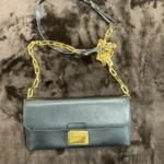 miumiu チェーンウォレット マドラス