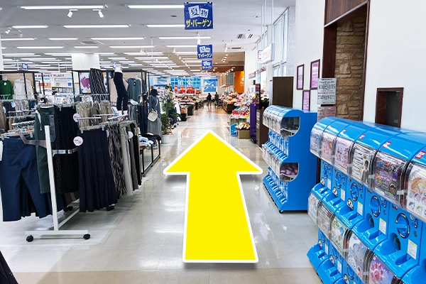 直進します。