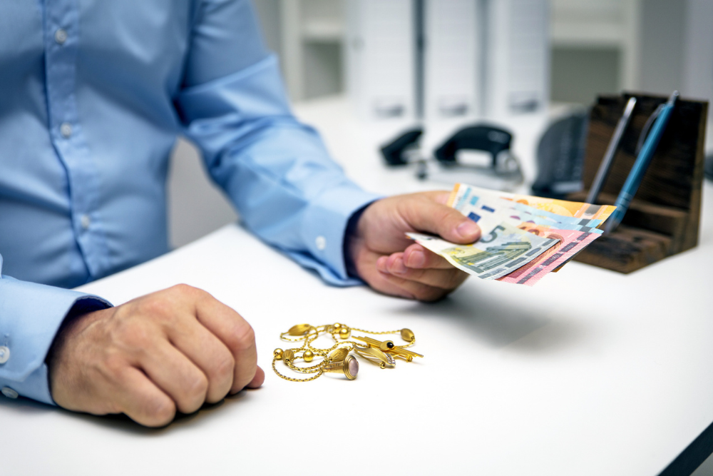 貴金属買取の様子
