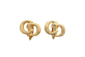 ディオールピアス