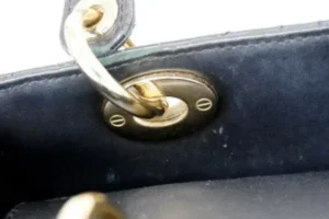 レディディオール金具