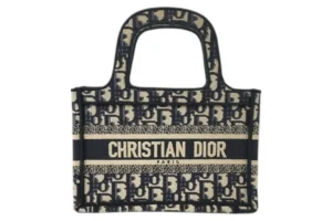 ディオールブックトートオブリーク