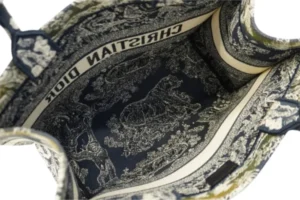 ディオールブックトート内側