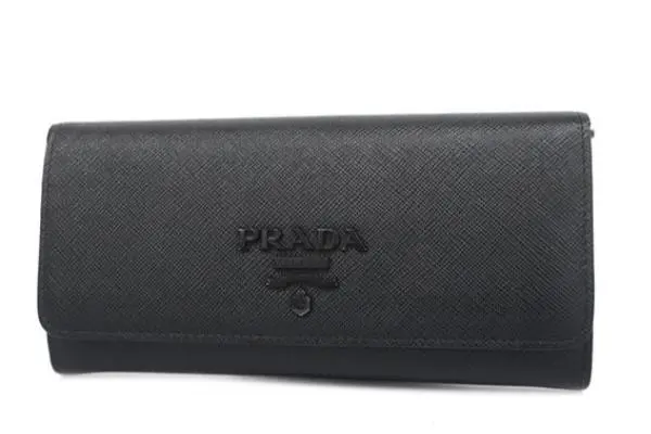 プラダの財布は買取できる？まずは基本情報をチェック