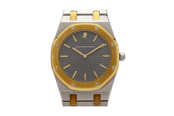 オーデマピゲの正規店での購入が資産価値に影響する理由